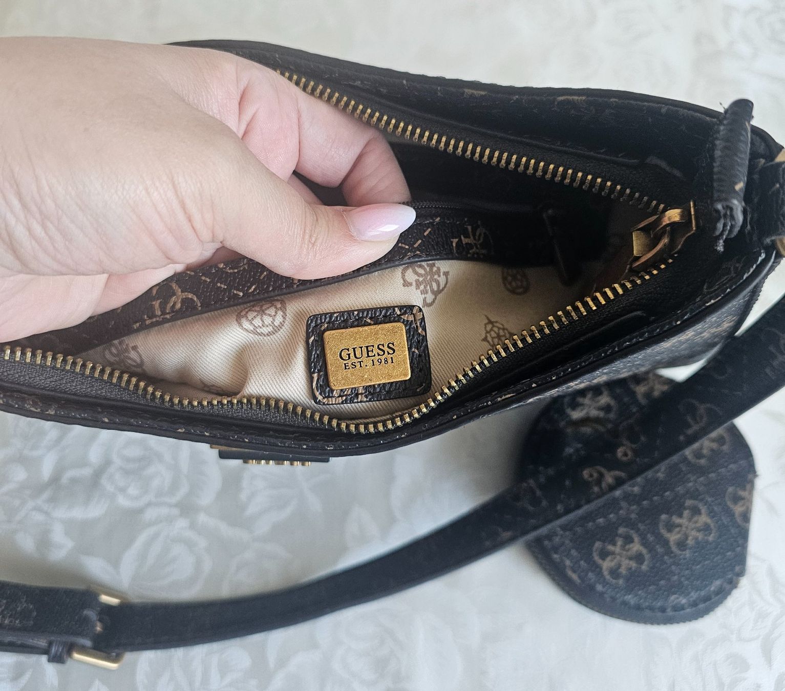 Guess Borse da donna: *GUESS * Damen Handtasche – Nuovo (secondo la descrizione) da Bronschhofen venduto da David80 6