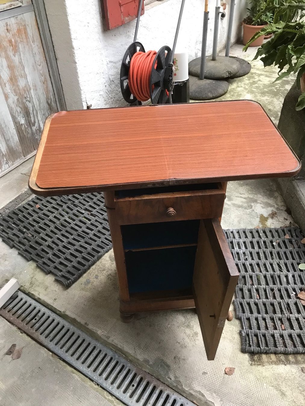 Nachttische: Table de nuit "double surface" – Gebraucht aus Vevey von cburgle 2