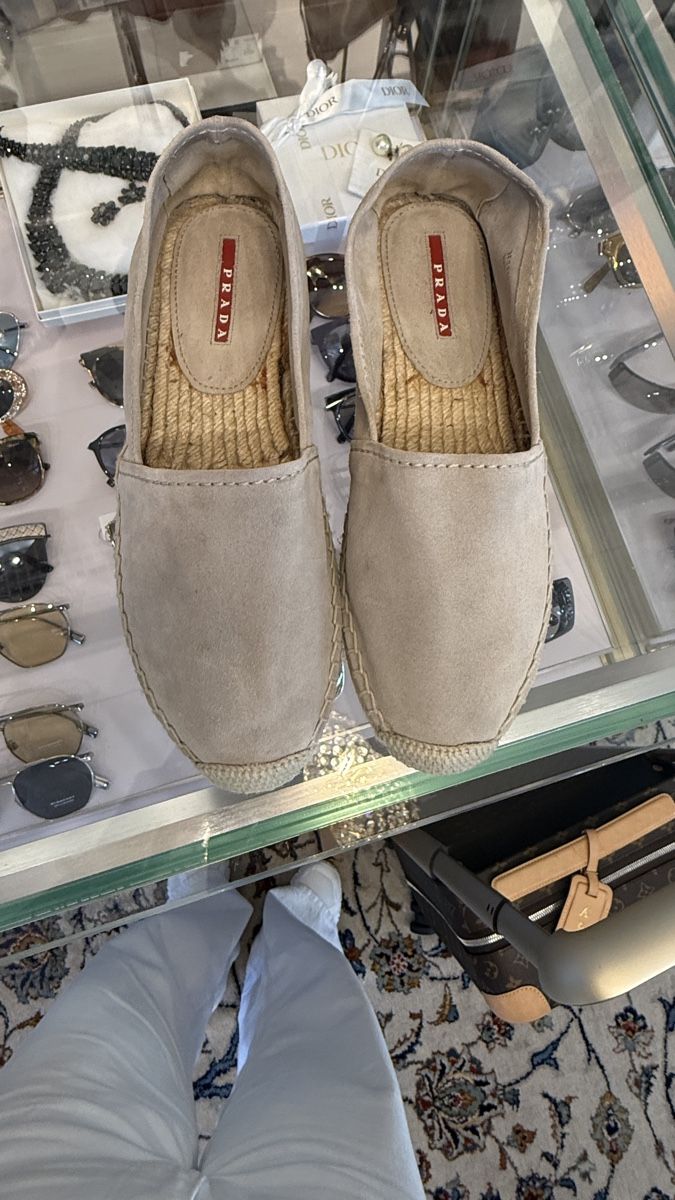 Prada Damenschuhe: PRADA Espadrilles, Beige Wildleder, Sommer Schuhe, Gr. 38 – Gebraucht aus Lachen SZ von HelvetiaLuxury 6