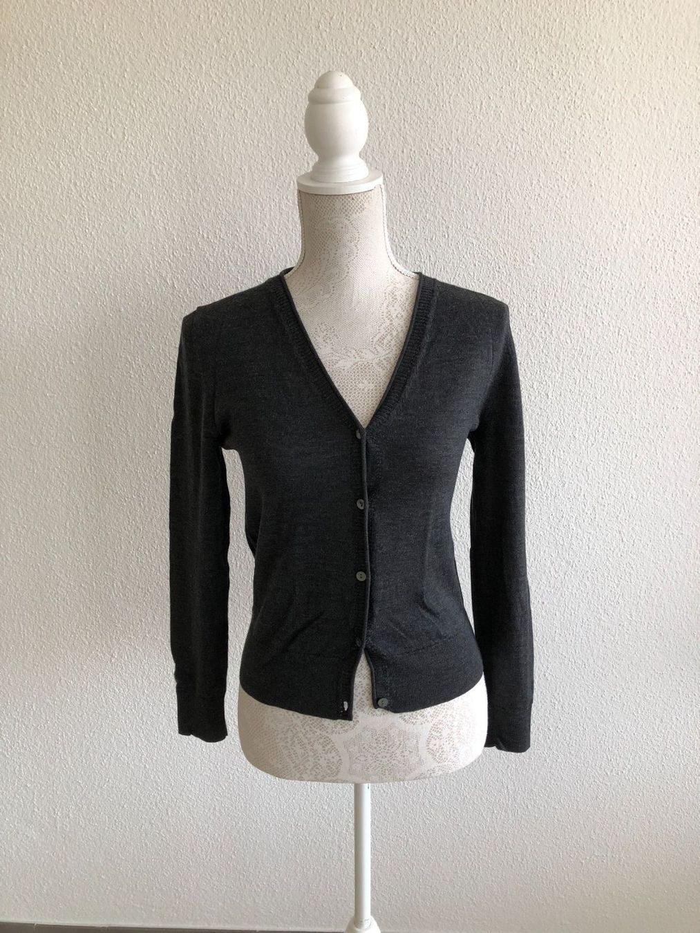 Rosemunde Jacken: Strickjacke Rosemunde Grösse M – Gebraucht aus Oberkulm von Seaside2018