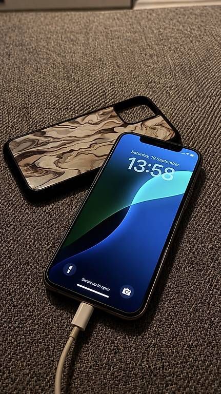Telefoni cellulari / Smartphones: iPhone 11 Pro 256 GB, Silber – Usato da Dübendorf venduto da glori_b