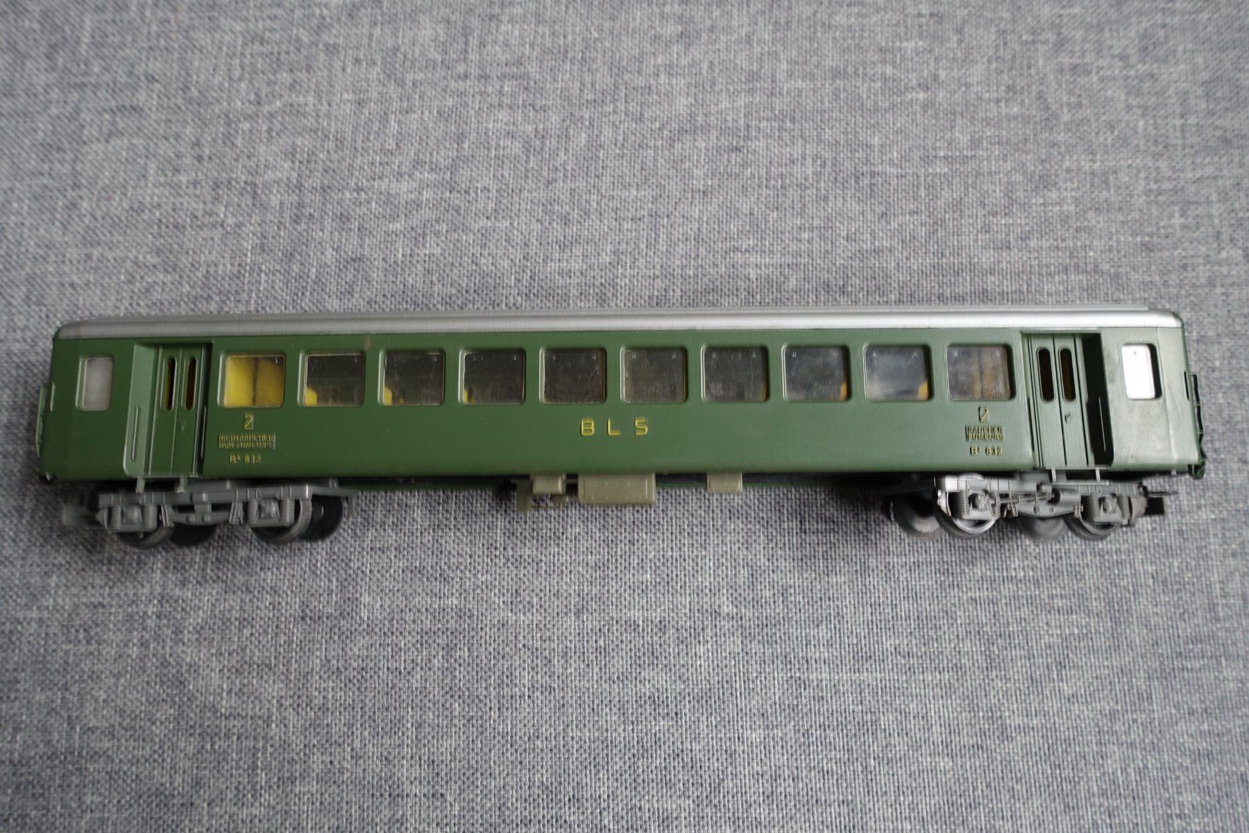 Kleinbahn Modellini di ferrovie: KLEINBAHN No. 381 BLS Einheitswagen 2. Klasse – Usato da Wallbach venduto da Sarrows