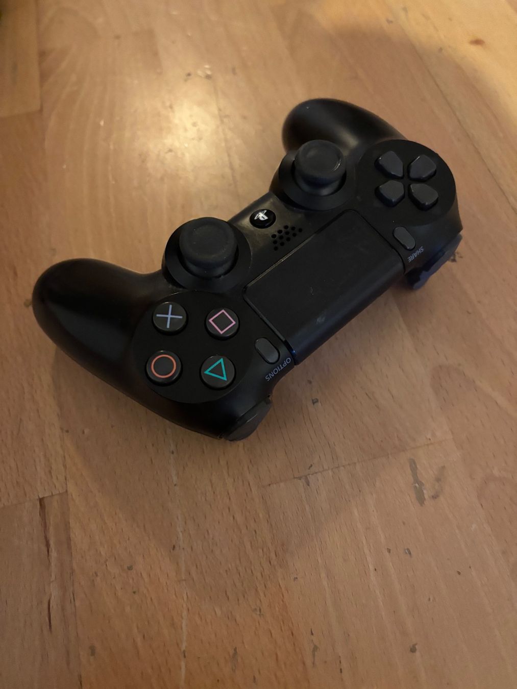 Sony Controller: Playstation 4 Controller Schwarz guter Zustand – Nuovo (secondo la descrizione) da Zürich venduto da RoKa88 1
