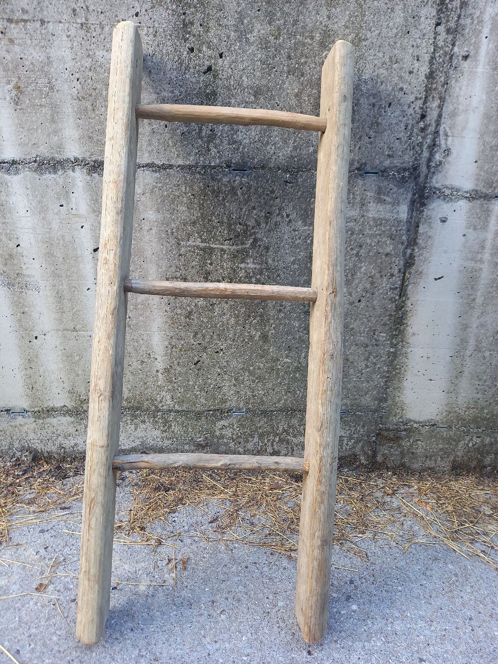 Leitern: Schöne Holzleiter mit 3 Sprossen gebraucht – Gebraucht aus Galgenen von Allerlei8854