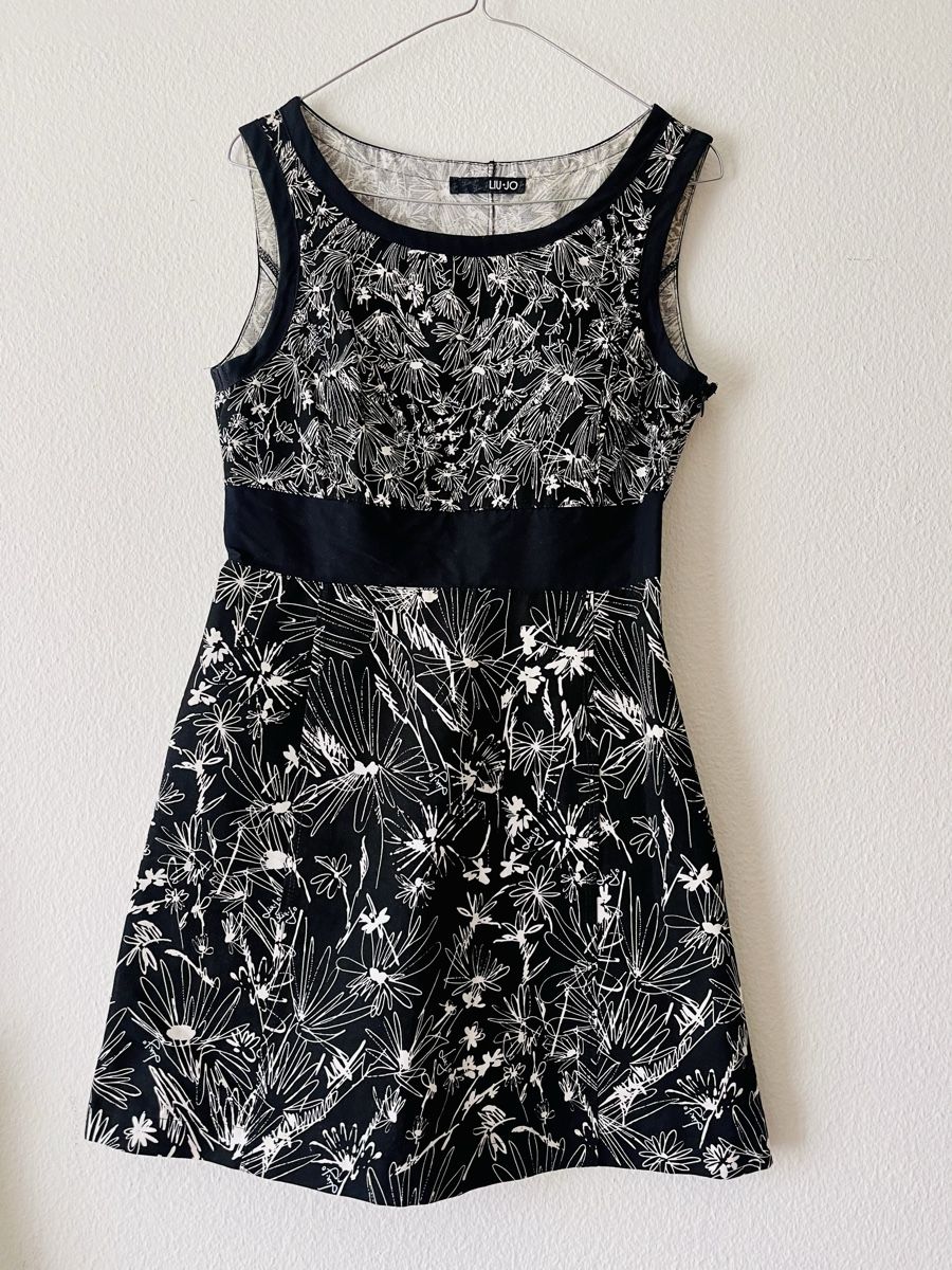 Liu Jo Kleider: Liu Jo Short  Dress, size 42 – Gebraucht aus Oberwil b. Zug von fis_2wtq 1