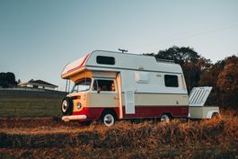 Karmann Safari CH-zugelassen mit Anhänger – Oldtimer