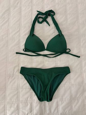 Hübsche Bikinis in sehr gutem Zustand!Alle in Größe S /34-36