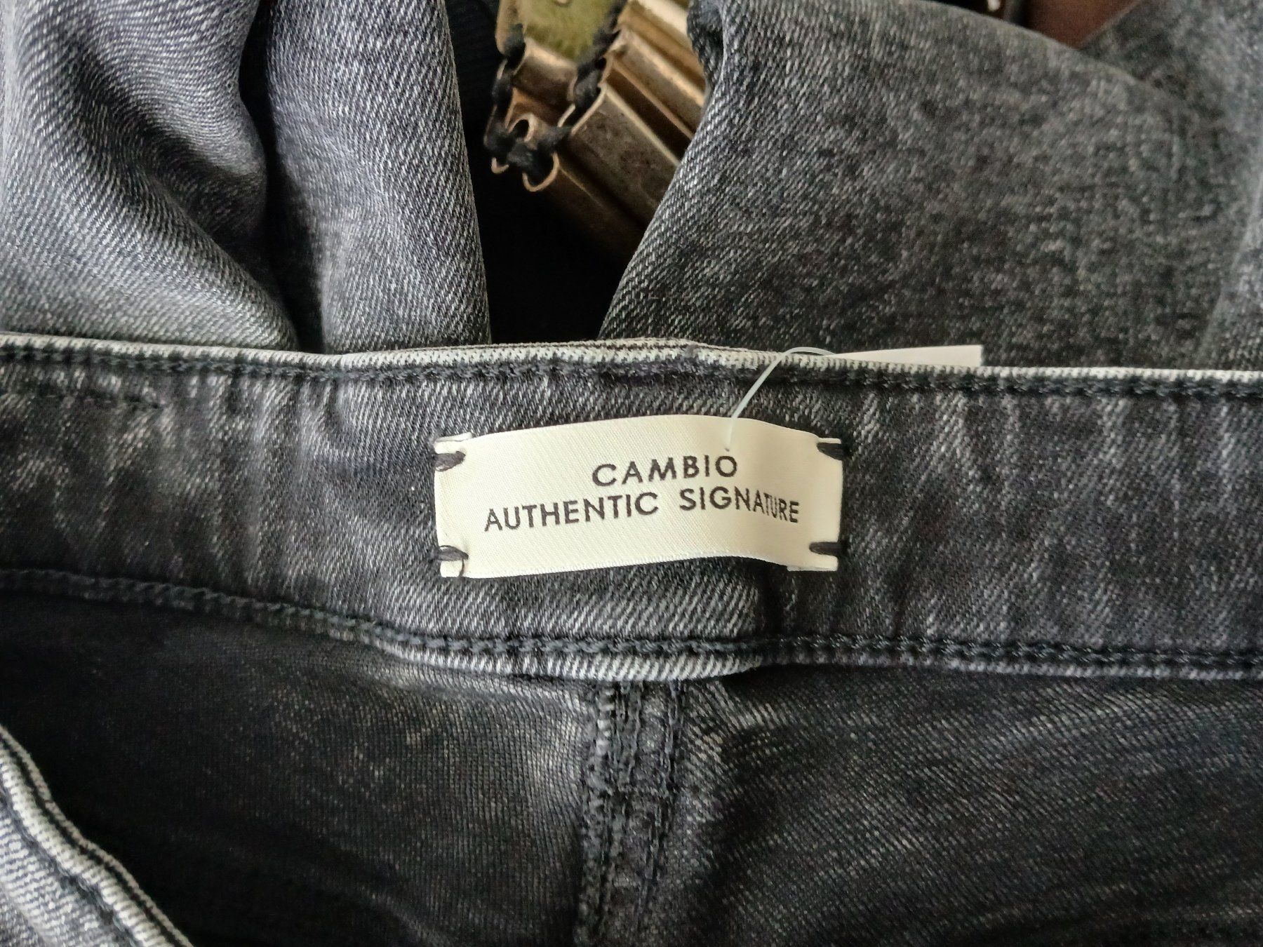 Cambio Jeans: Cambio  Jeans Gr. 36 – Usato da Frenkendorf venduto da Fippe1 2