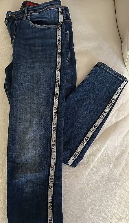 Guess Jeans: Vendo Jeans Guess da donna originali – Neu (gemäss Beschreibung) aus Cadro von jes_fsr2 1
