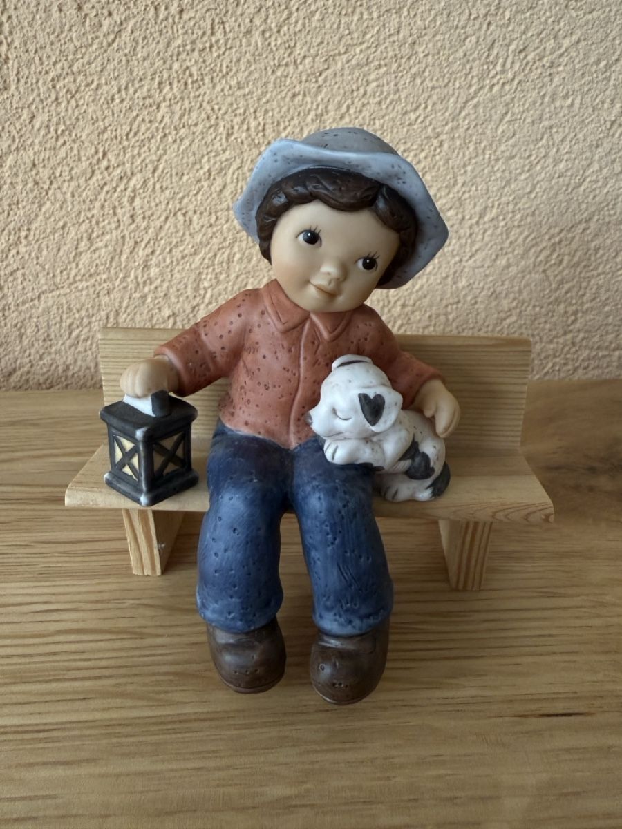Statuette: Goebel Fugur Junge mit Hund – Usato da Sarmenstorf venduto da Nathaliie_21