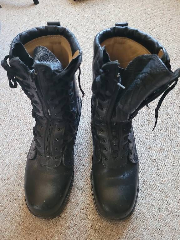 Chaussures hommes: Herrenlederstiefel zu verkaufen  – D'occasion à trachselwald par chypsi01