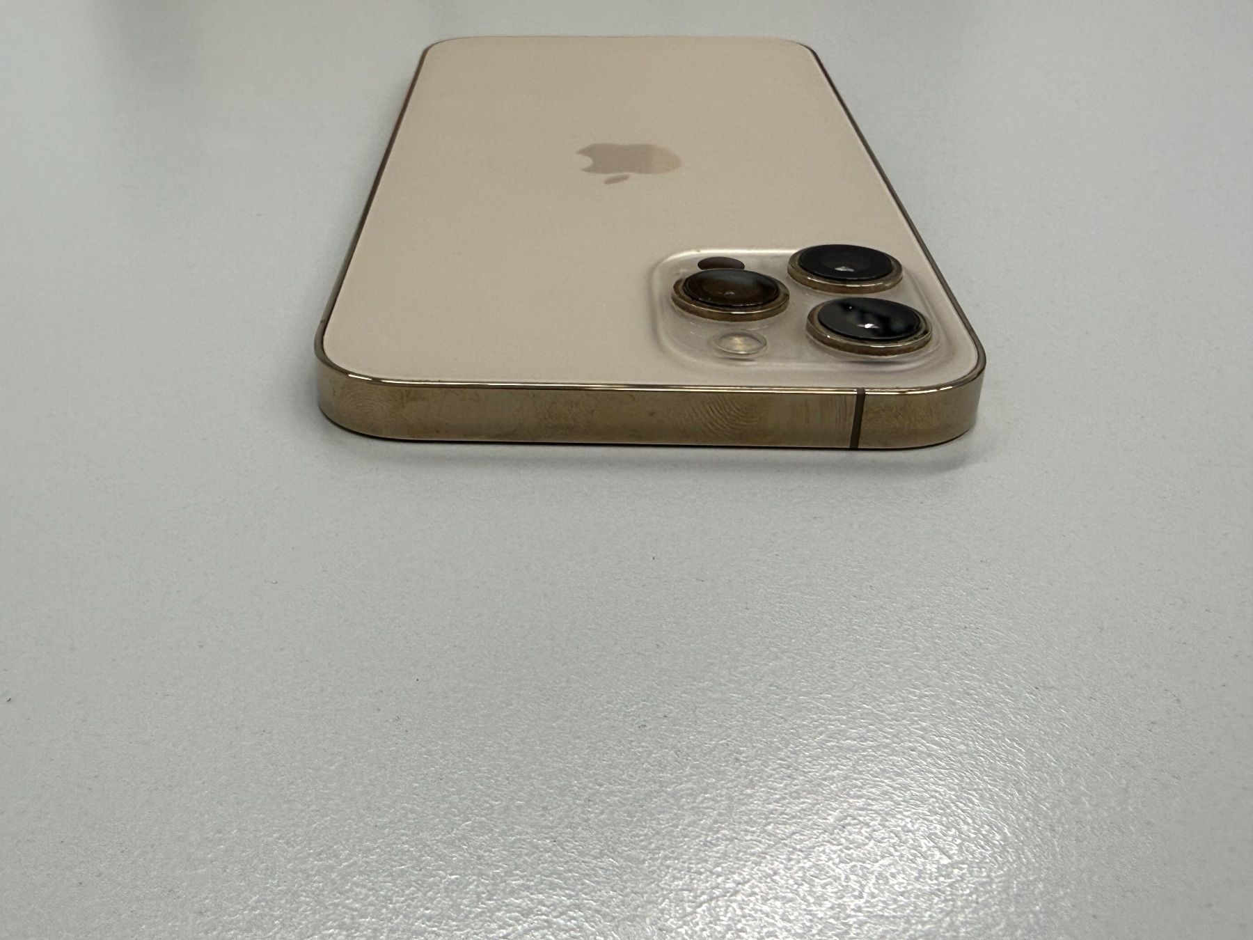 Apple Telefoni cellulari / Smartphones: iPhone 12 Pro Max 256GB – Usato da Zug venduto da ElPhone 4