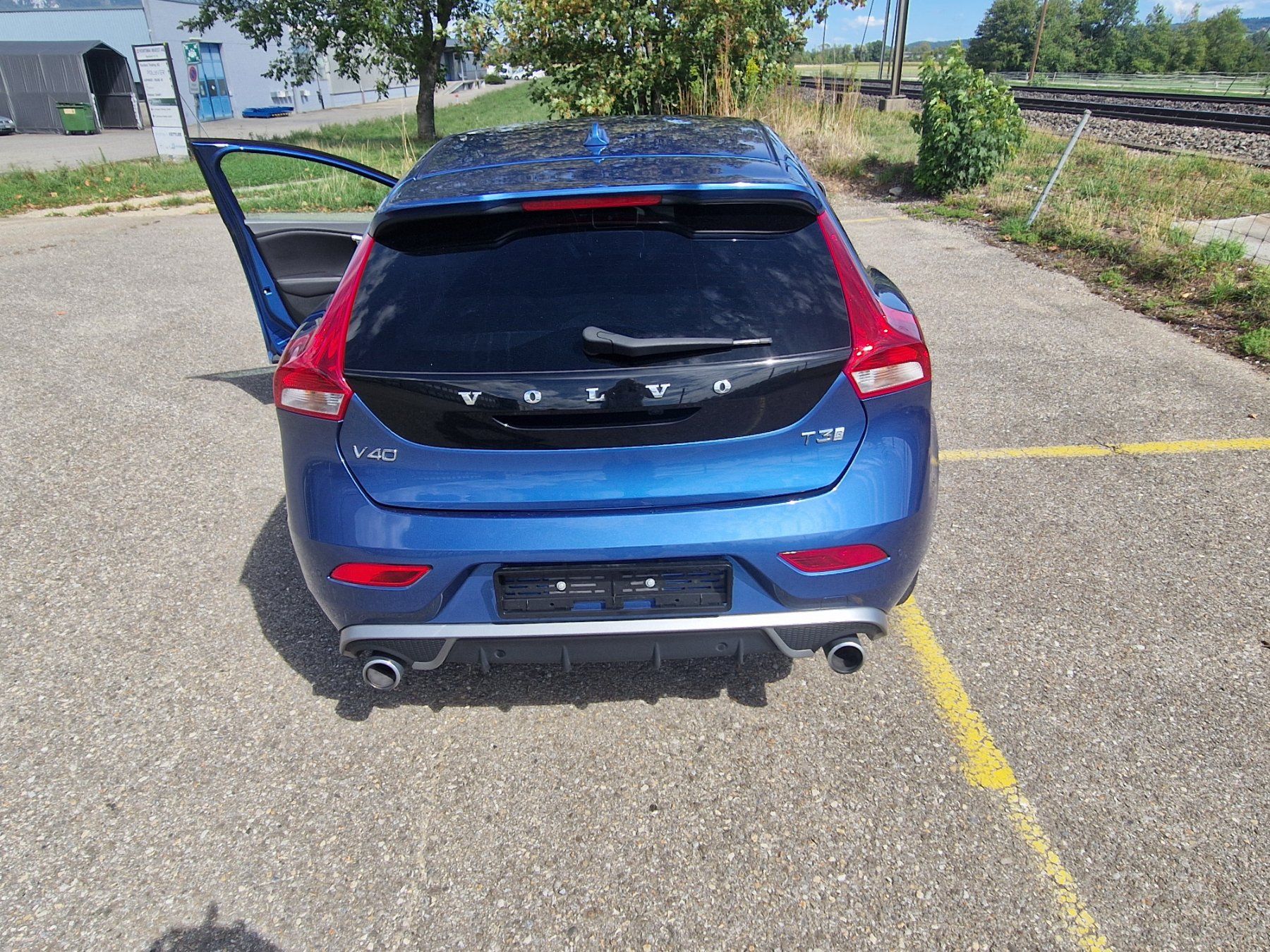 Volvo Automobili: Volvo V40 R-Desing – Usato da Bettlach venduto da Rocco2000 3
