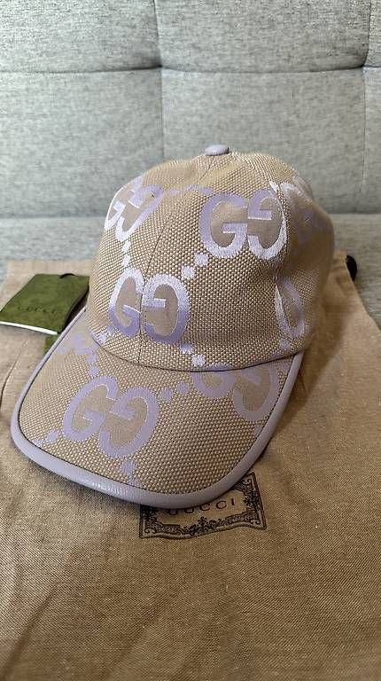 Hüte, Mützen & Caps: Casquette Gucci Jumbo GG beige et violette – Gebraucht aus Pully von Shoes1700