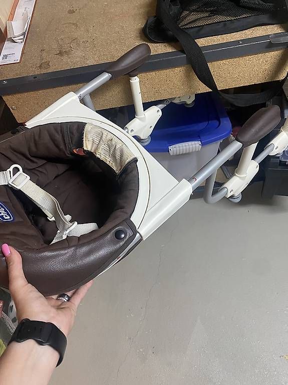 Chaises hautes: Tischkindersitz – D'occasion à Kriens par deb_8tfm