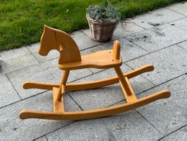 Cheval à bascule en bois pour enfant, en parfait état