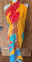 Sommerliches Tuch/Pareo in Gelb mit tropischen Prints