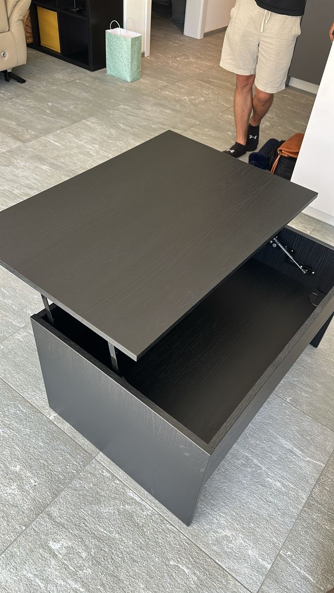 Ikea Tavoli: Schwarzer IKEA-Couchtisch mit Hubfunktion – Nuovo (secondo la descrizione) da Kandergrund venduto da eva_92rg 1