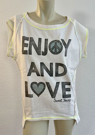 💖 SWEET YEARS Sommer-Shirt: „Enjoy and Love“ – Neon-Details