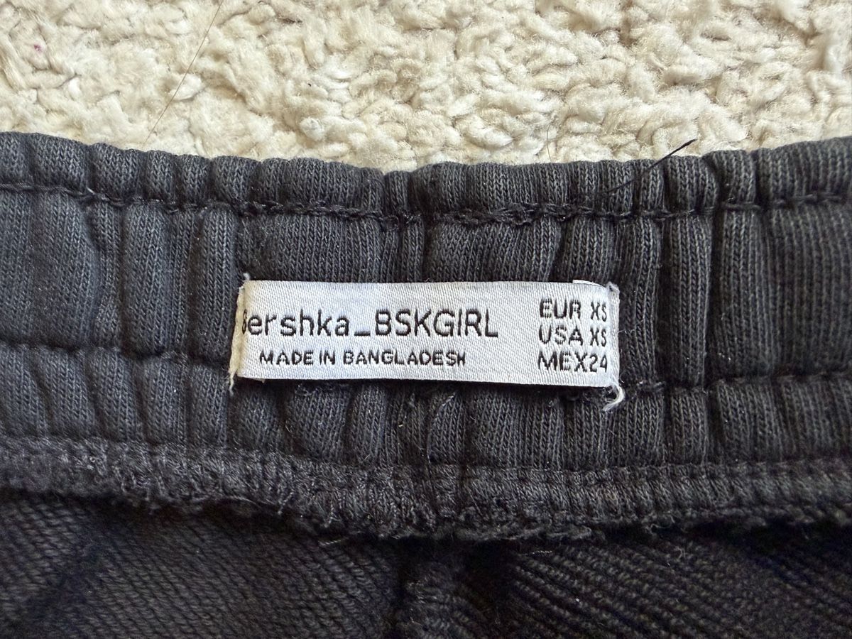 Bershka Pantaloni: Short Bershka – Usato da Biel/Bienne venduto da mel_hx9c 1