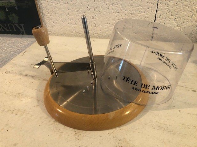 Küchengeräte: Girolle pour fromage tête de moine – Gebraucht aus Chézard St Martin von schmitt