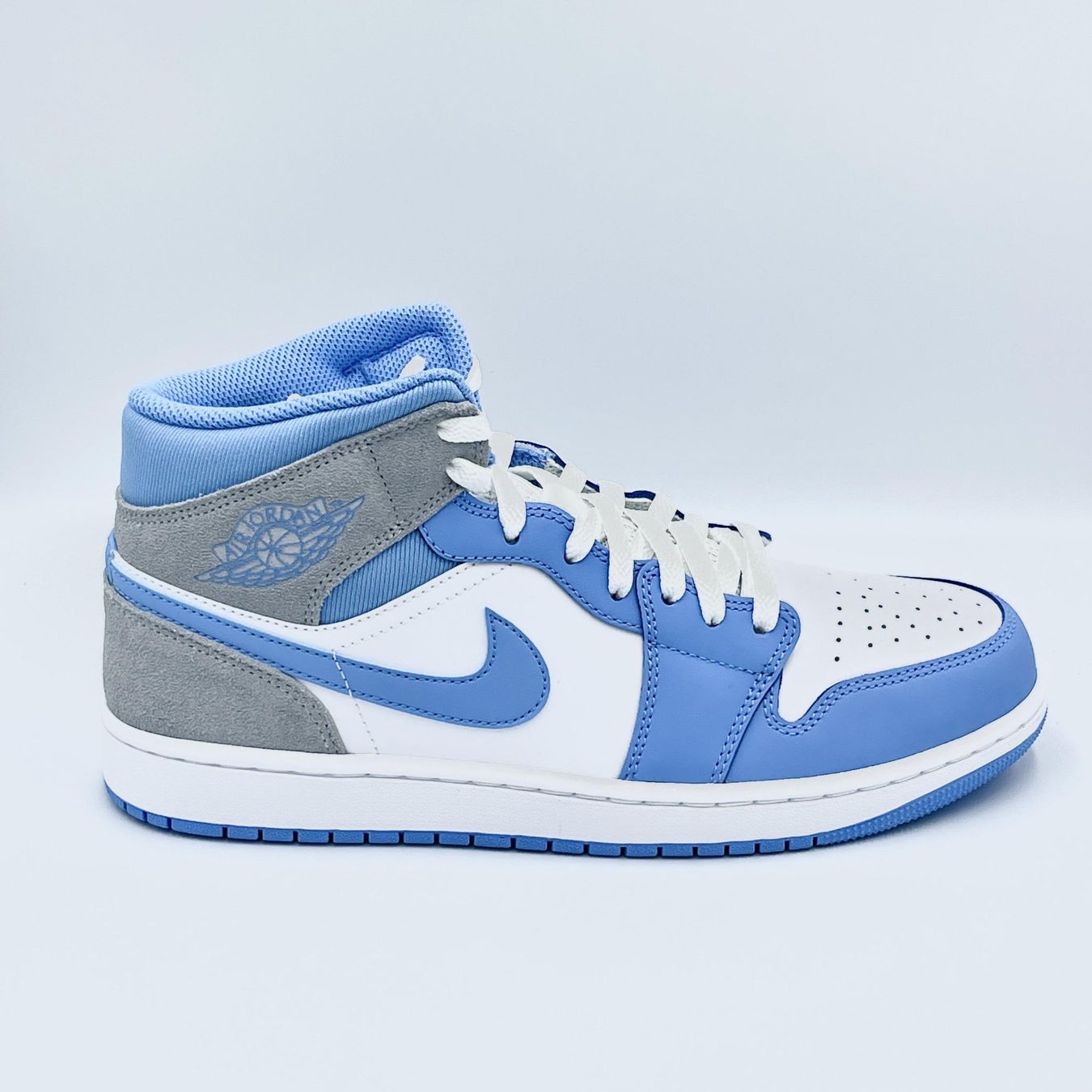 Jordan Herrenschuhe: Jordan 1 Mid University Blue Grey EU 42 – Neu und originalverpackt aus Erlinsbach von sasneakers 1