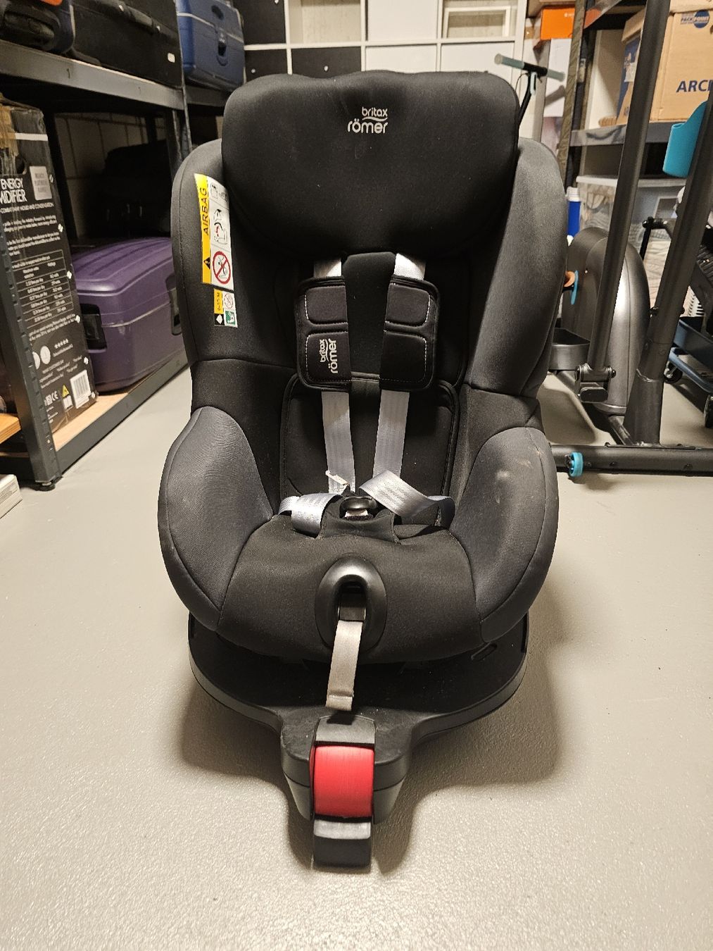 Britax Römer Seggiolini per auto: Britax Römer Dualfix M Kindersitz – Usato da Münchenstein venduto da jos_my8b