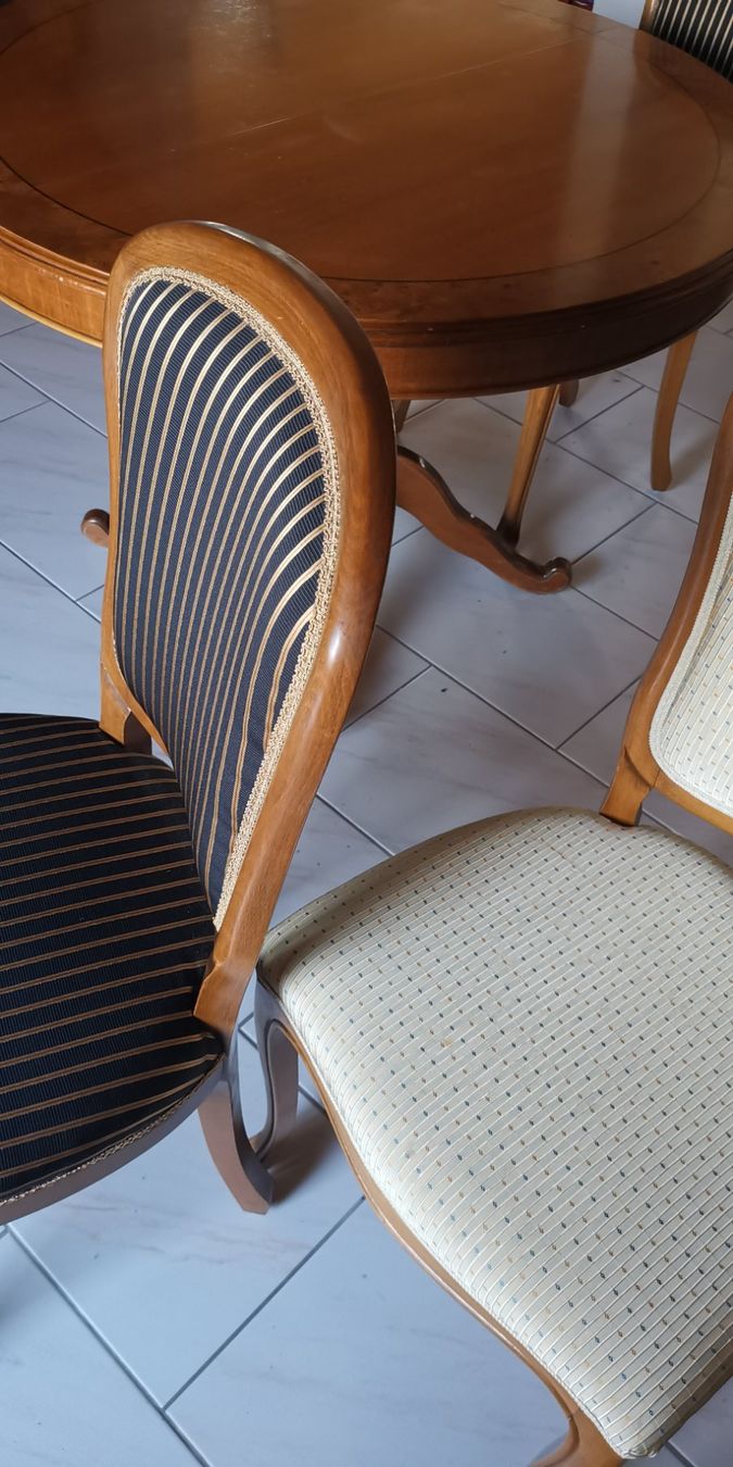 Set di tavolo e panche: SELVA Vitrine, Tisch, 6 Stühle – Usato da Hausen AG venduto da inf_c5y7