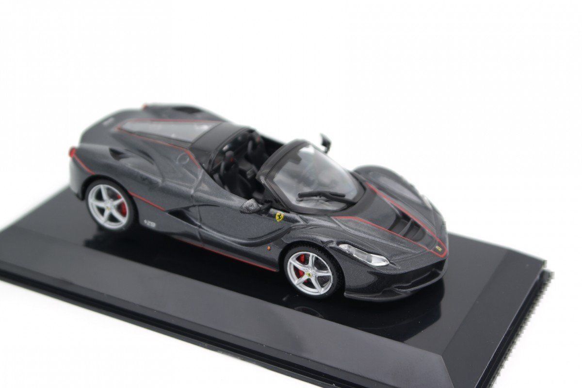 Ferrari Modellautos: La Ferrari Aperta (2016) – Neu und originalverpackt aus Flawil von Imperiosud 3
