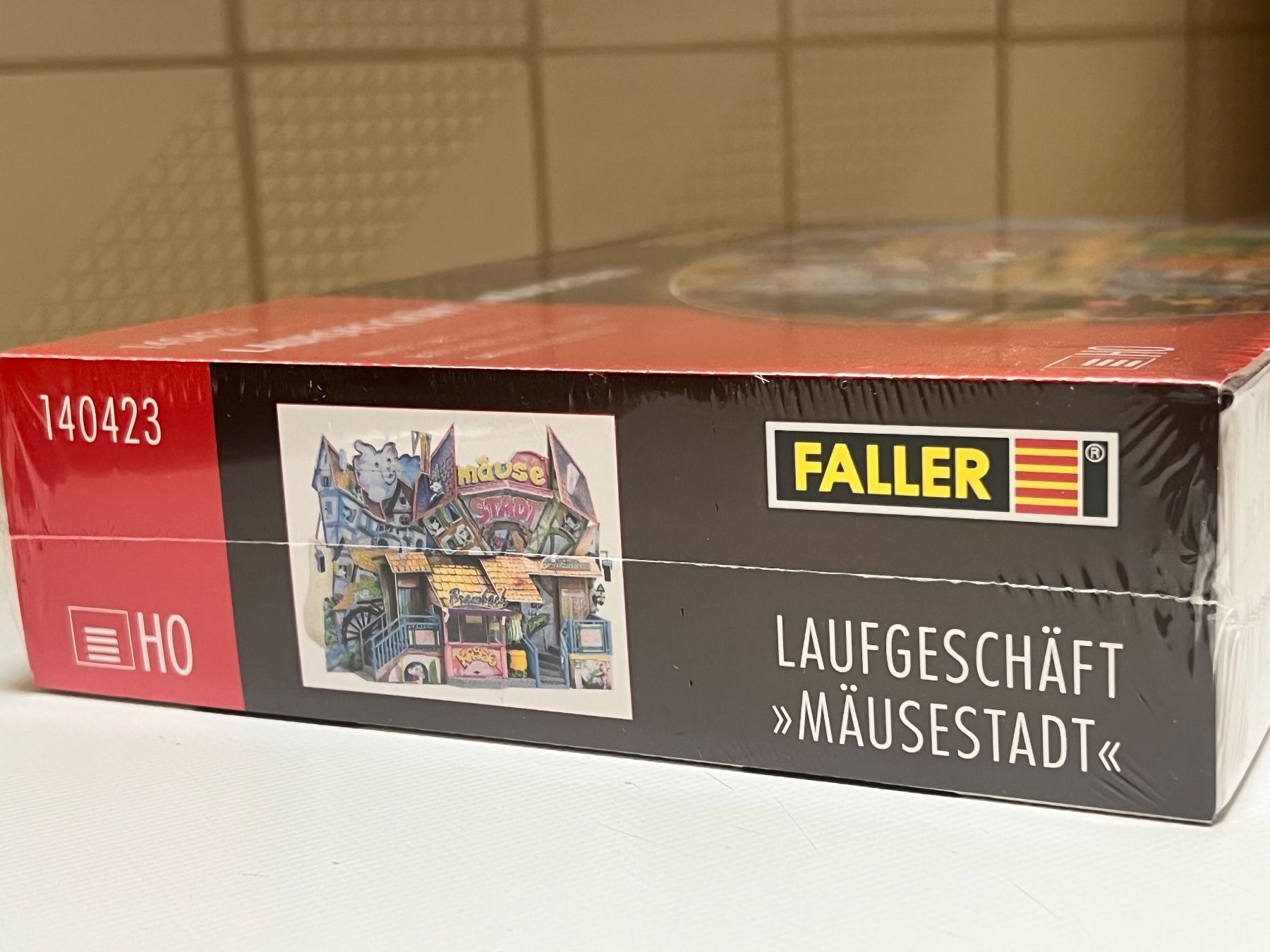 Faller Modellini di ferrovie: Faller HO Laufgeschaeft "Mäusestadt"  , Neu !! – Nuovo e nell'imballaggio originale da Geroldswil venduto da TopTrain54 1