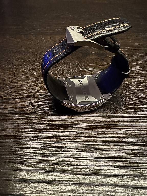Montres: Police Vector – D'occasion à Auenstein par Glaus2 2