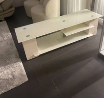 TV-Möbel weiss mit Glasplatte 150 cm