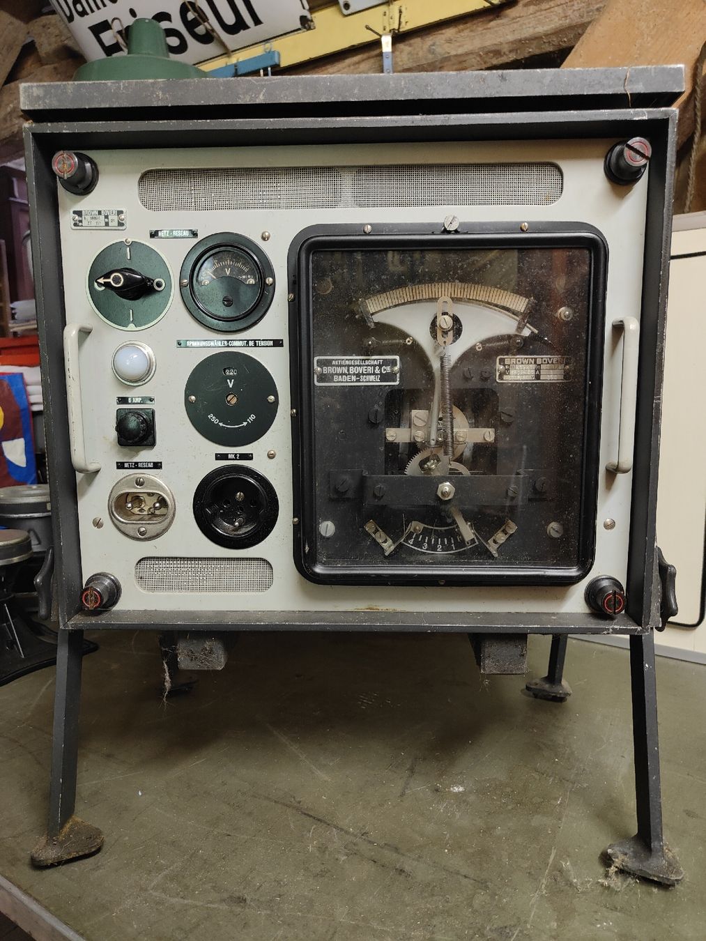 Generatori di corrente: Armee Stromgenerator / Notstromaggregat, WWII mit ABB Wandle – Usato da Bichelsee venduto da Sacoche1932 7