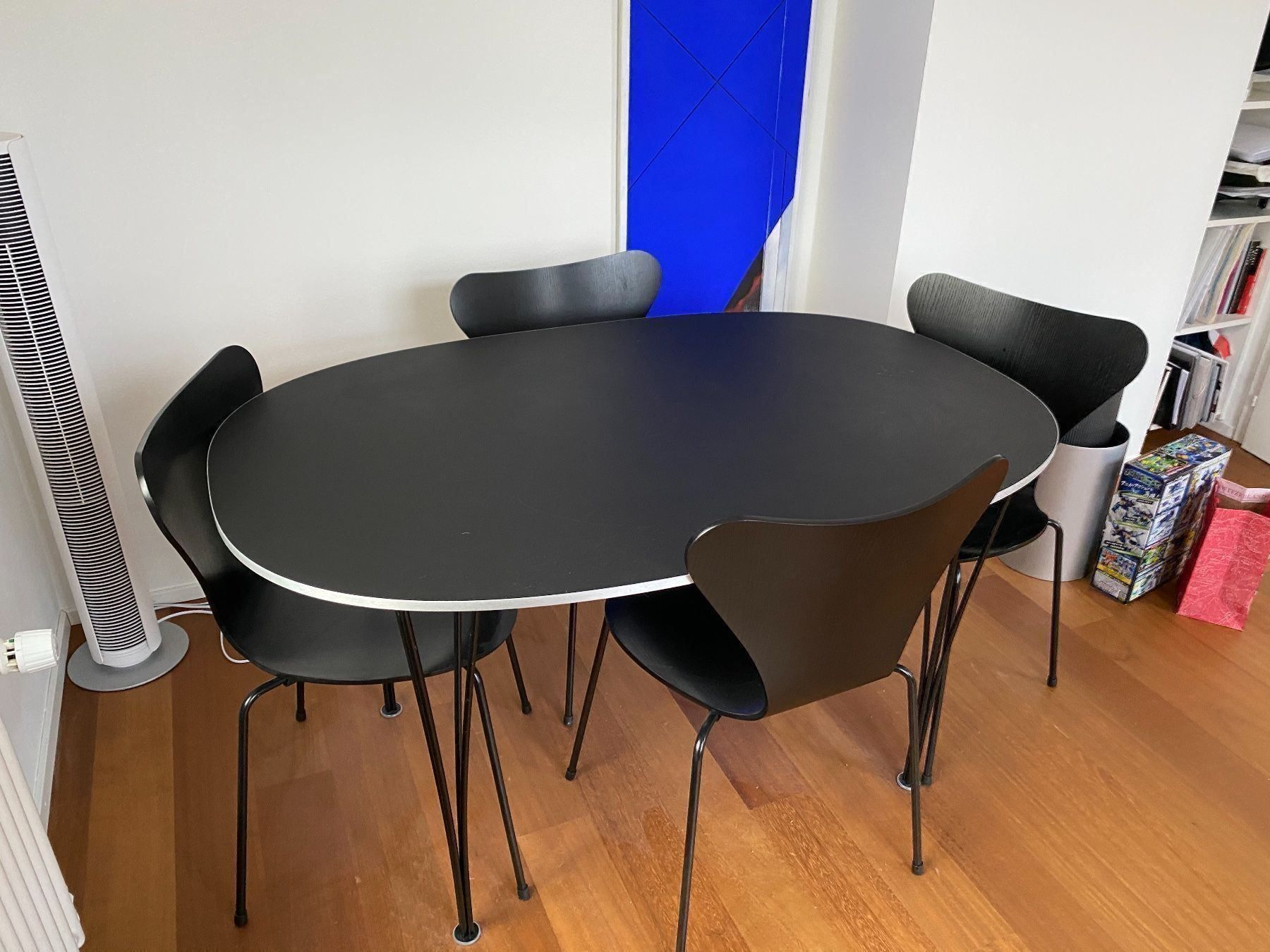 Fritz Hansen Tische: Fritz Hansen B616 / 4 Seven chairs black – Gebraucht aus zuerich von Thorleif_Tvricvm 4