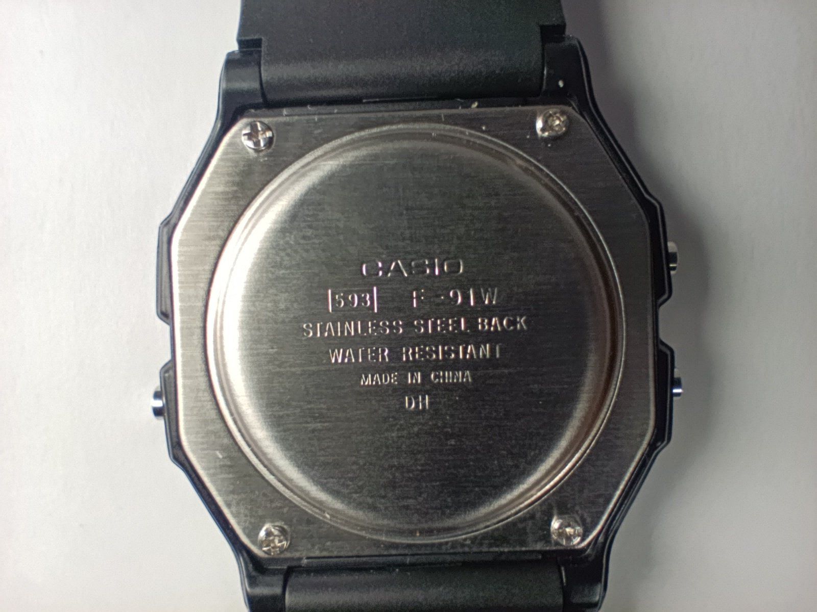 Casio Montres: CASIO Montre F-91W – Neuf avec emballage d'origine à Thielle par Plusvalue_Neuchatel 2