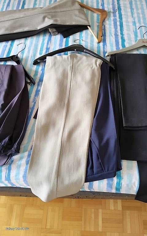 Pantaloni: Pantaloni donna taglia S e M – Usato da Cadro venduto da Inuit71 3
