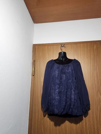 Top Fadda bleu marine taille M/L en soie 100% et viscose 
