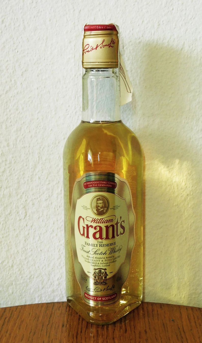 Bevande alcoliche: GRANT'S RESERVE, BLENDED SCOTCH WHISKY.2000s – Nuovo (secondo la descrizione) da Emmenbrücke venduto da Ulisse-22
