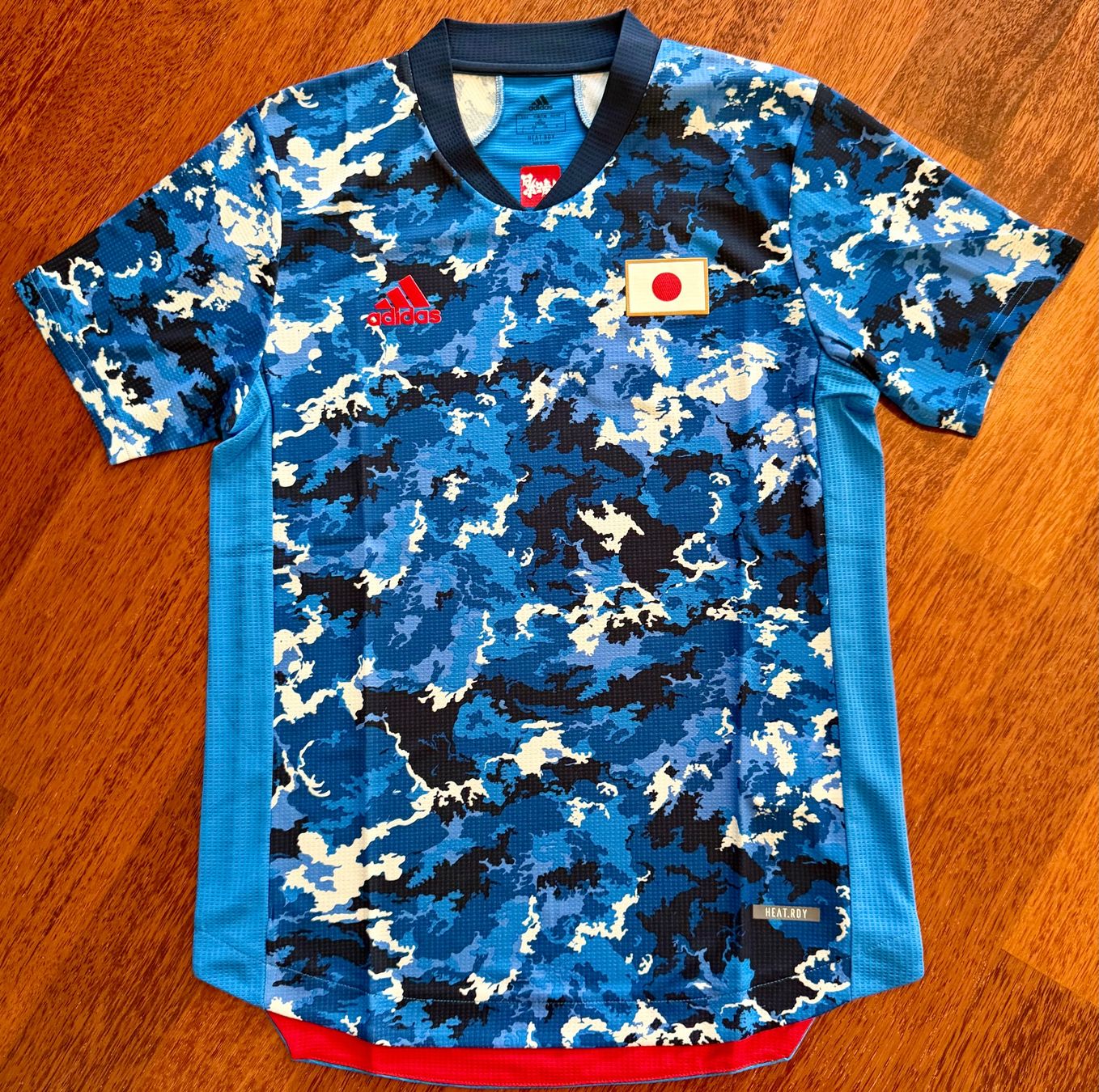 Adidas Canottiere & Pantaloni: Japan Spielerversion Olympics home - Saison 2020 – Nuovo (secondo la descrizione) da Hermetschwil-Staffeln venduto da Beat131