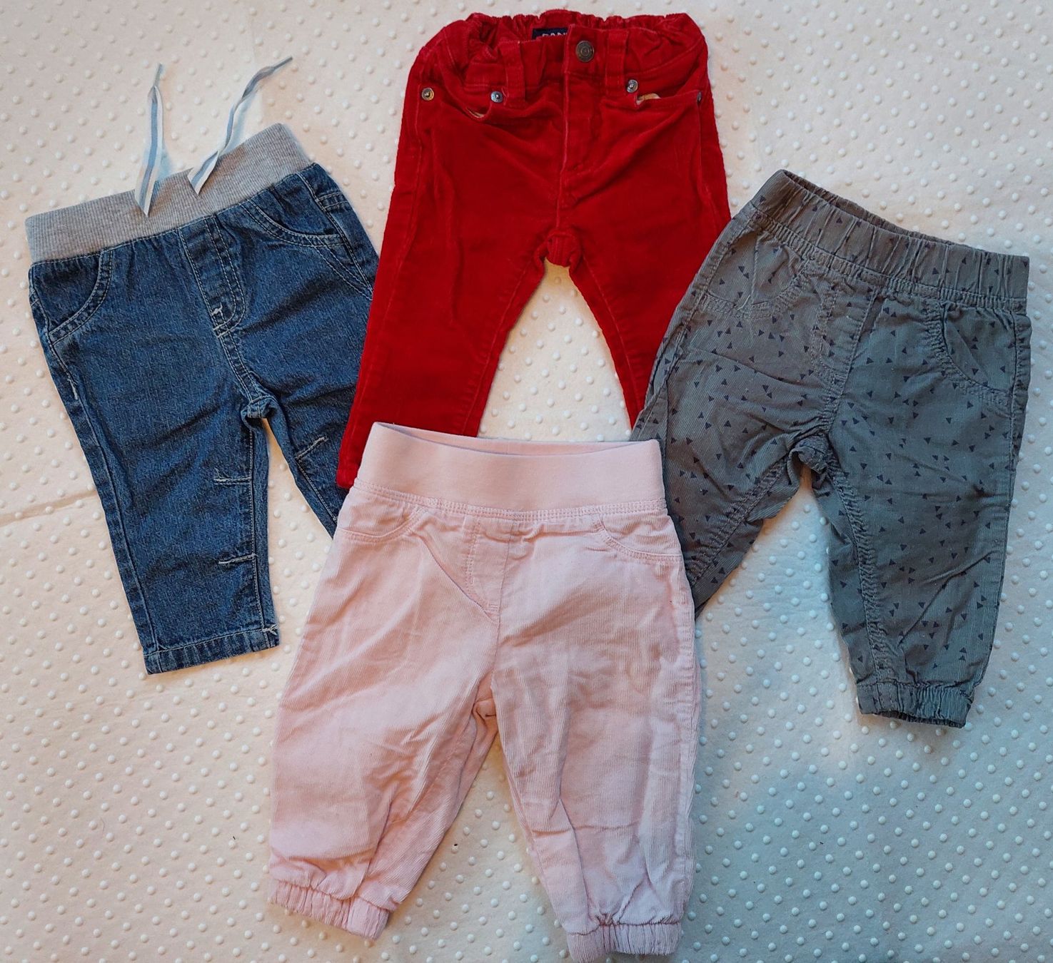 Lotti & Set di vestiti: 4 coole Mädchenhosen, Grösse 62/68 – Usato da Gysenstein venduto da joshuas81