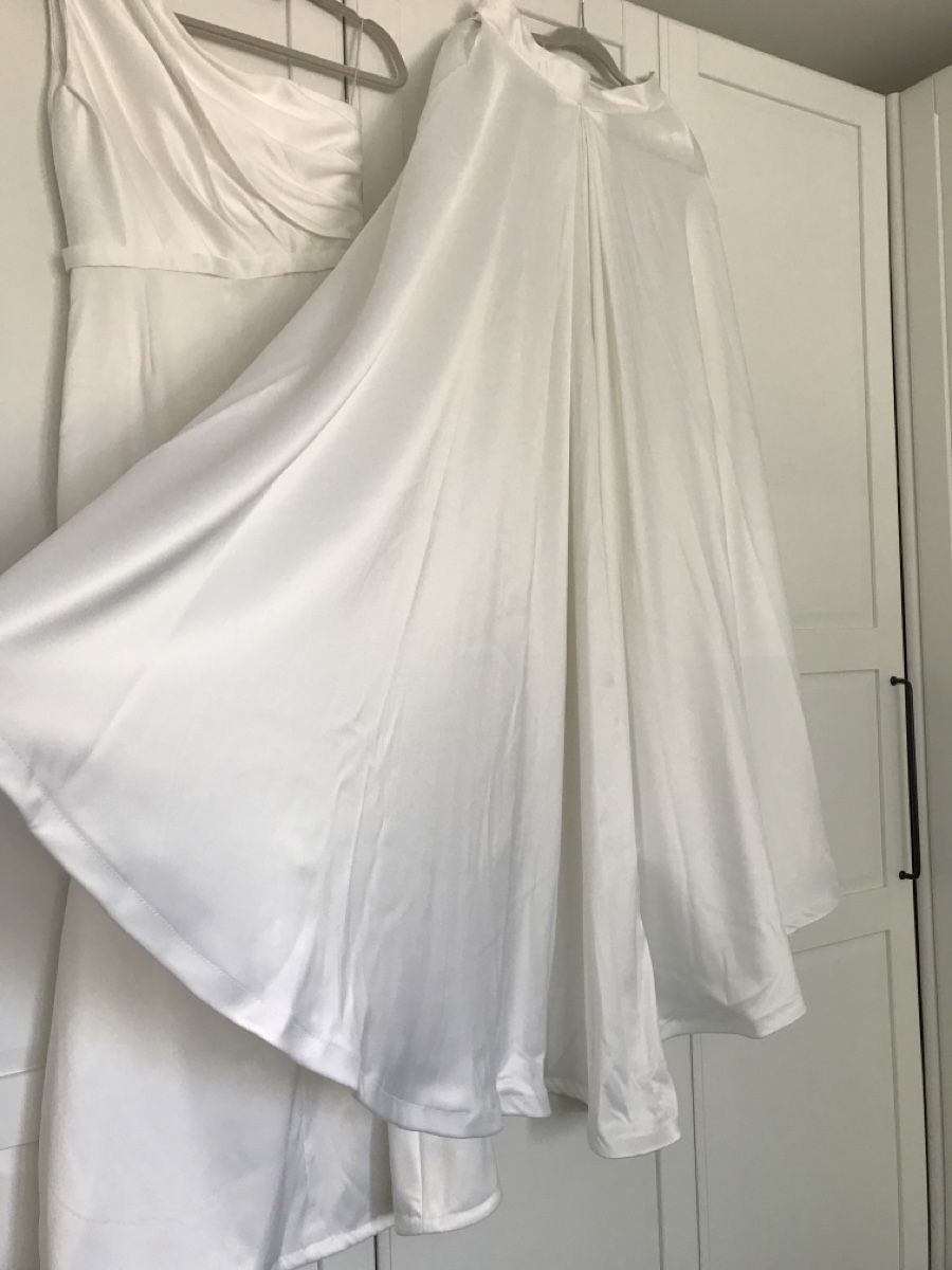 Kleider: Brautkleid Einrock mit Schleppe Neu – Neu (gemäss Beschreibung) aus Dübendorf von nela123 6