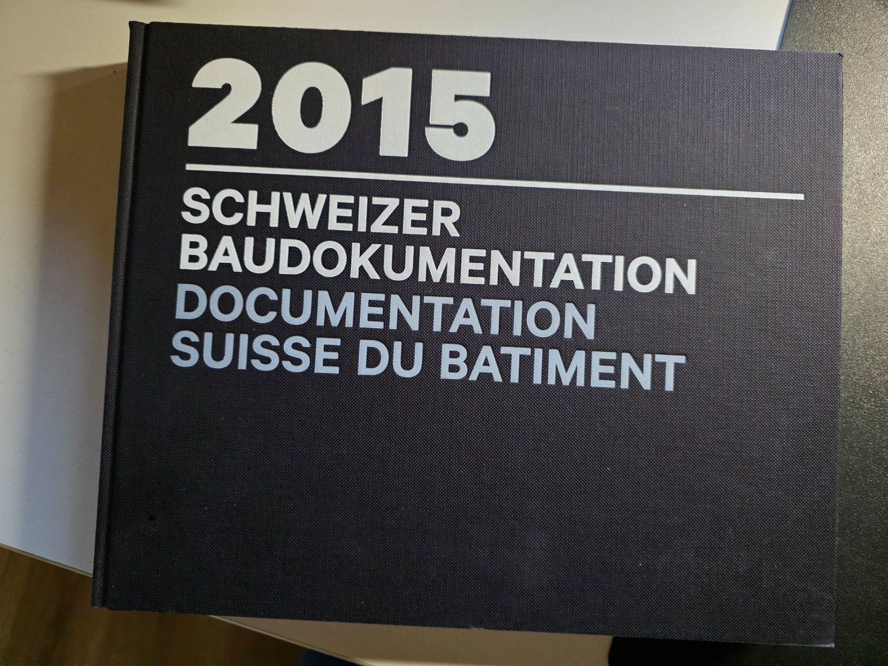 Libri: Schweizer Bau Dokumentation 2015 Neuwertig – Nuovo (secondo la descrizione) da Walterswil BE venduto da Lonitti