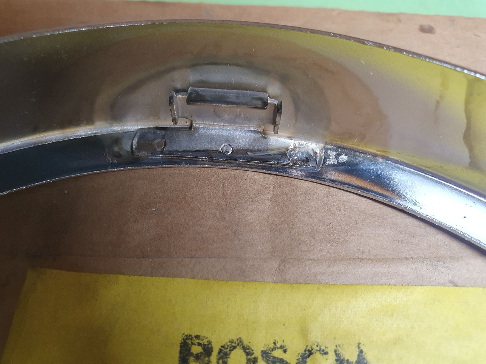 Bosch Sonstiges Fahrzeugzubehör: Scheiwerfer- Rahmen BOSCH 140mm.1 305 503 061 Neu+ verpackt. – Neu und originalverpackt aus Niedergösgen von joh_6txt 5