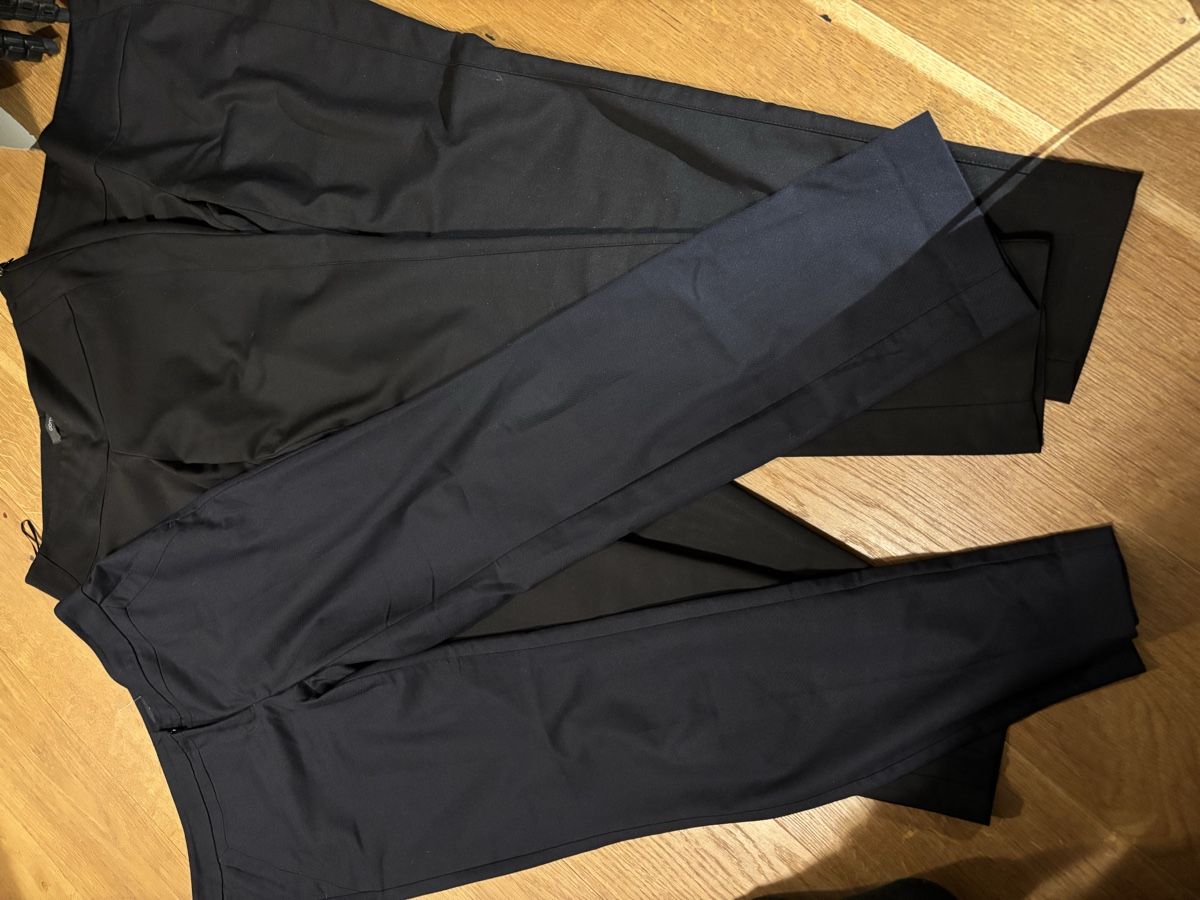 Comma Hosen: Comma Hosen, 3 Paar – Gebraucht aus Würenlos von Ashley24 3