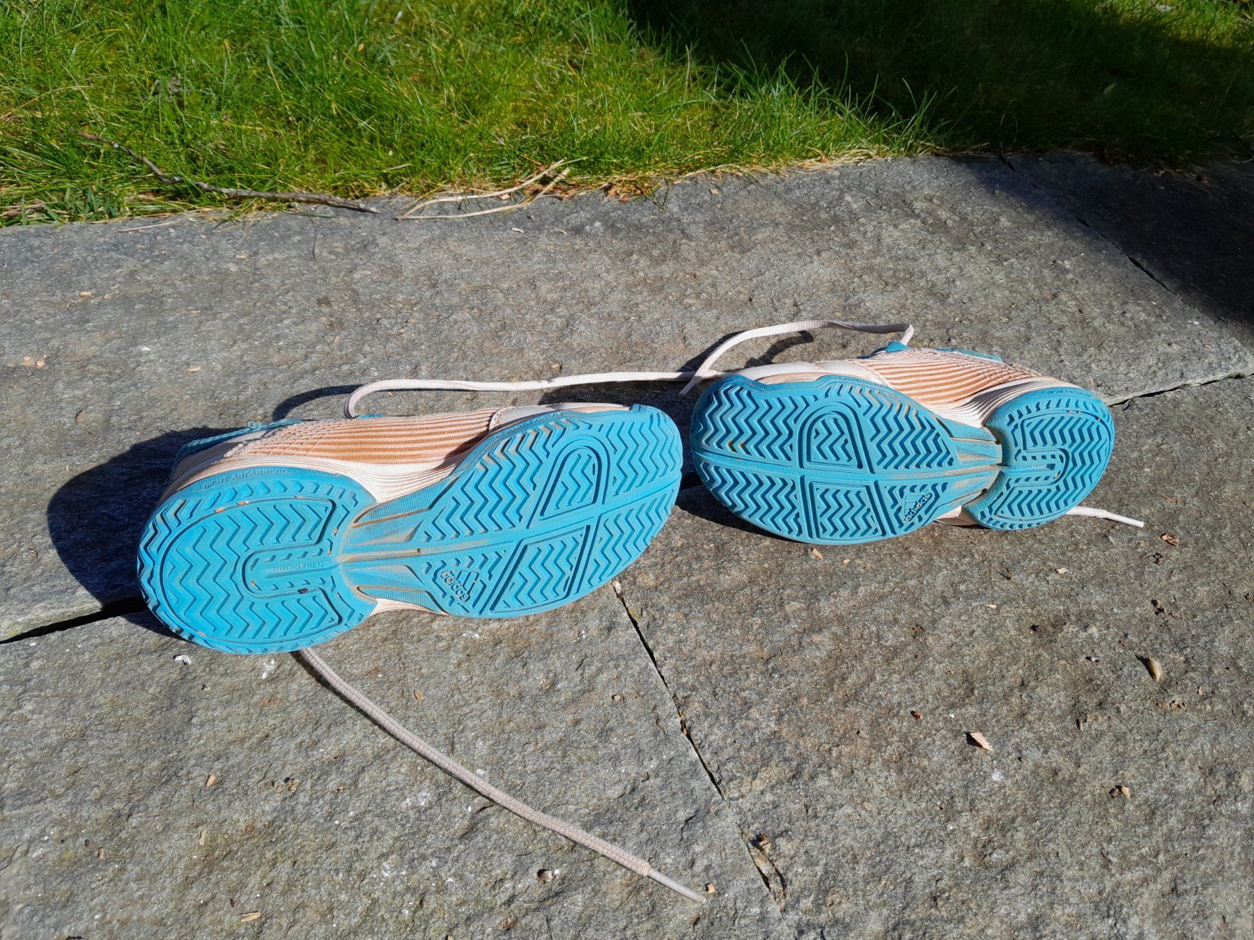 Adidas Schuhe für Jungen: Tennisschuhe Kinder – Gebraucht aus Horgen von Marion 3