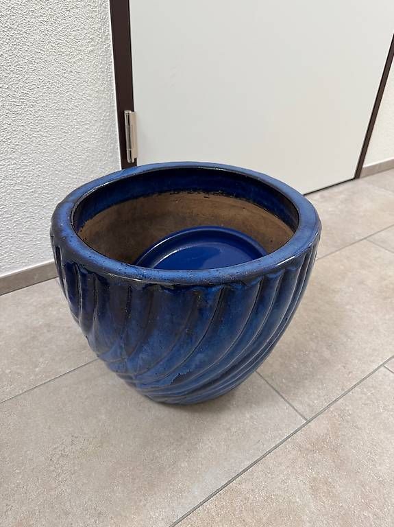 Vasi per fiori: Dunkler blauer Swirl Keramik-Übertopf – Nuovo (secondo la descrizione) da Schübelbach venduto da Rahnmont 4