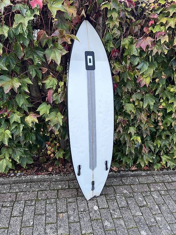 Core Tavole da surf e di nuoto: Kiteboard Core Ripper 4 in 5'8" 2024 – Usato da Mägenwil venduto da Simonaschatzmann 1