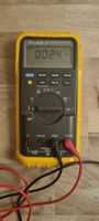 Multimeter Fluke 87 True RMS mit neuen Messleitungen