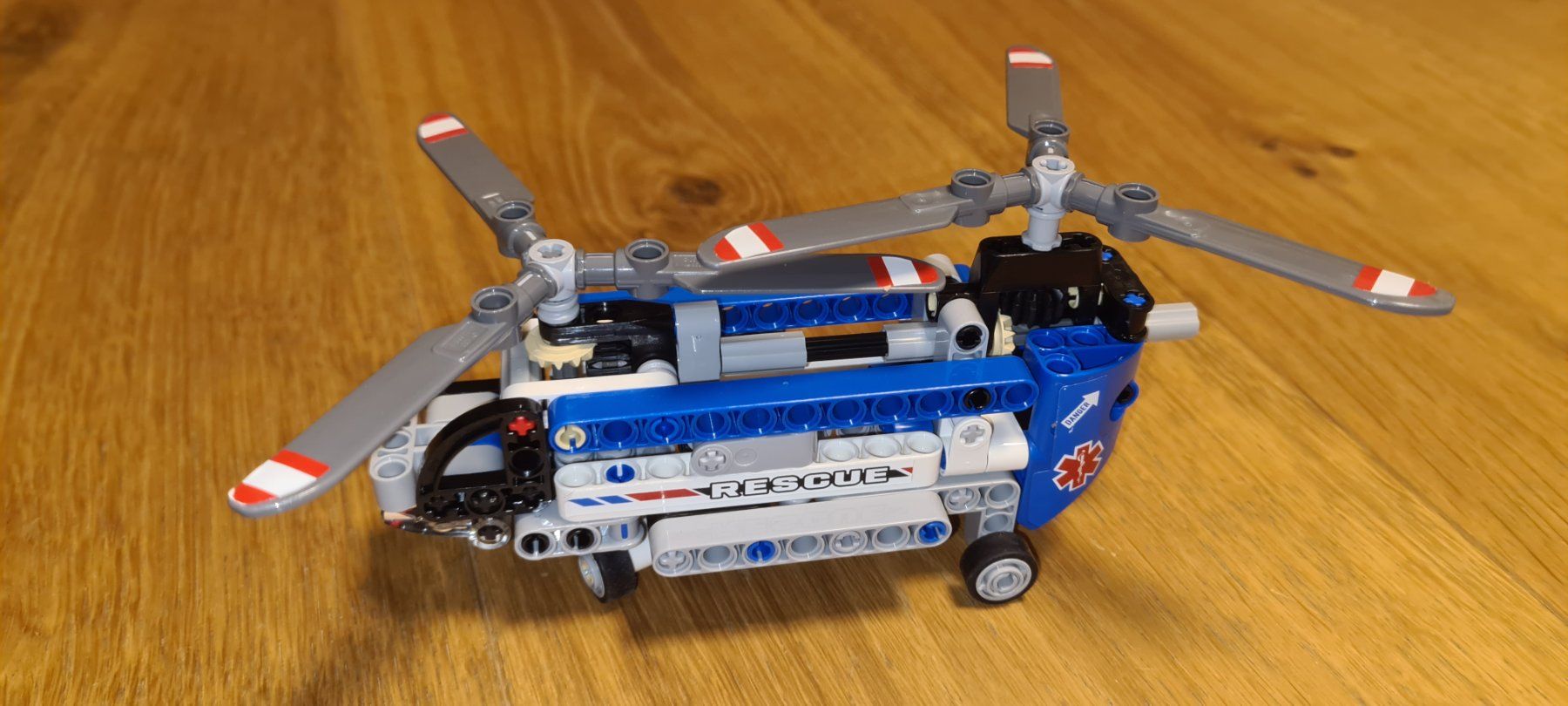 Lego Giocattoli: Lego Technic 42020 - Twin-rotor Helicopter – Usato da Windisch venduto da mawa667 1