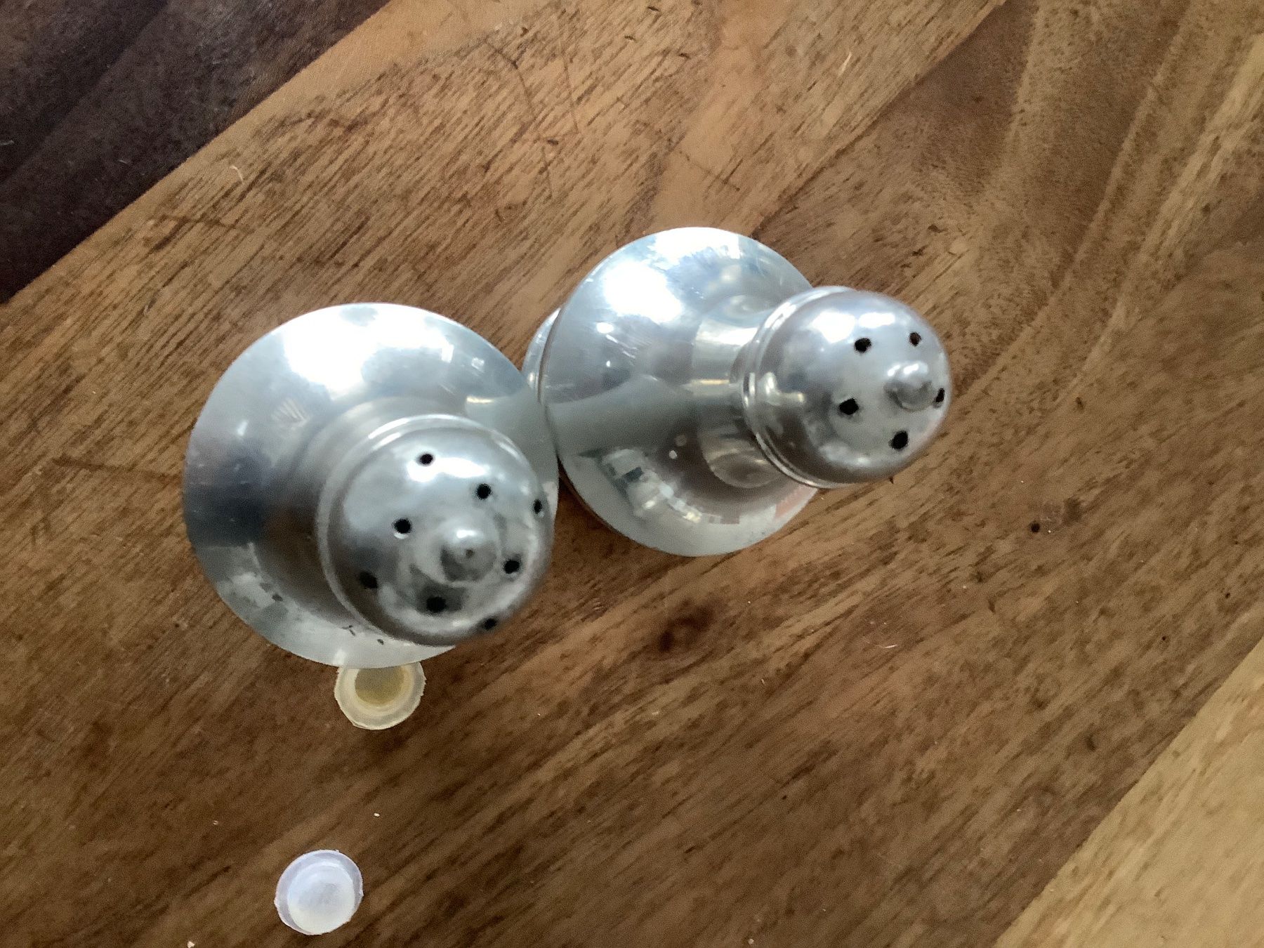 Set di piatti: Salz- und Pfefferstreuer Set, Vintage – Usato da Wollerau venduto da brillenglaeser 2